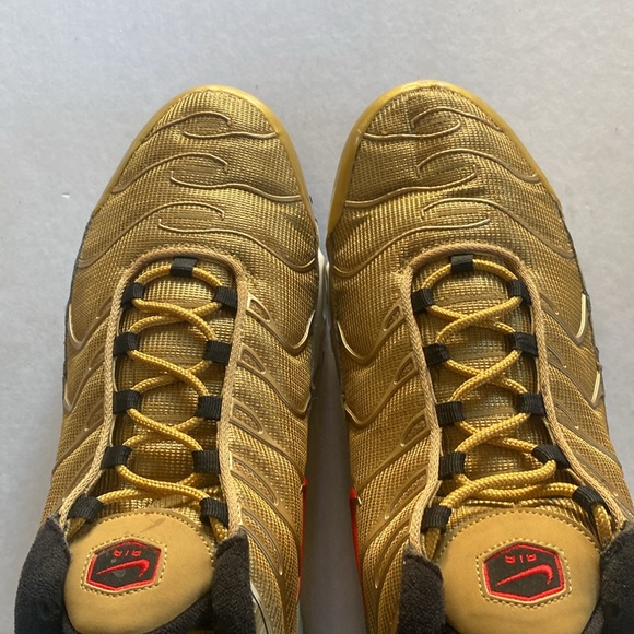 NIKE Air Max Plus #903827-700 Men’s Tuned Air Metallic Gold Sneakers Size 13 - Picture 7 of 12